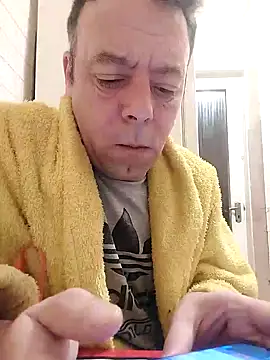 Snapshot of david_geam chatting on January 24, 4:27 am david geam online show from January 24, 4:27 am