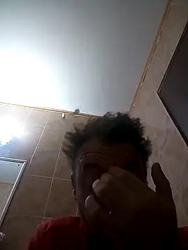 Snapshot of david_geam chatting on December 7, 3:25 am david geam online show from December 7, 3:25 am