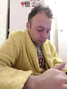 Snapshot of david_geam chatting on January 17, 8:37 pm david geam online show from January 17, 8:37 pm