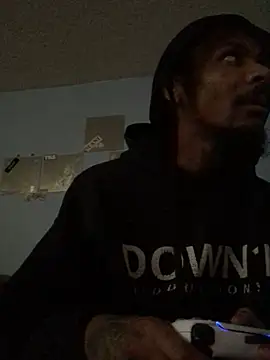 Snapshot of iAmNukka187 chatting on December 25, 8:18 am iAmNukka187 online show from December 25, 8:18 am