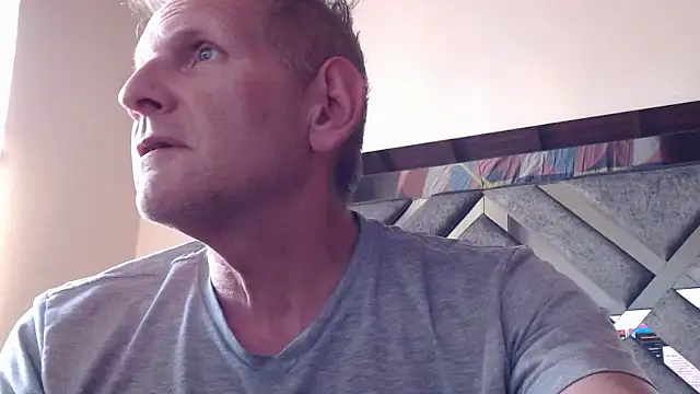 carlosbangsstar online show from August 2, 9:13 pm