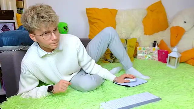 LandelRay online show from March 31, 8:32 pm