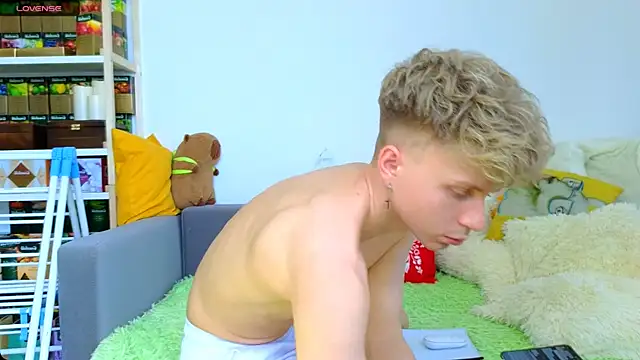 LandelRay online show from April 11, 9:13 am