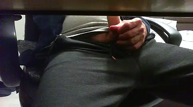 pasiuni online show from December 18, 9:51 pm