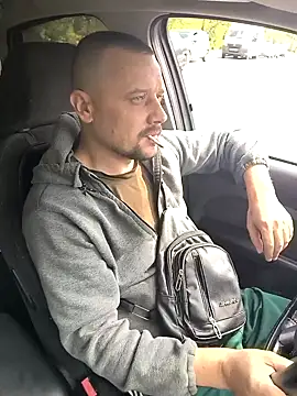 Snapshot of DanielOhCool chatting on September 19, 8:26 am DanielOhCool online show from September 19, 8:26 am