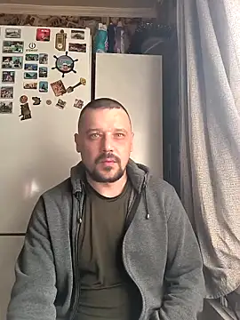 Snapshot of DanielOhCool chatting on February 12, 7:34 am DanielOhCool online show from February 12, 7:34 am