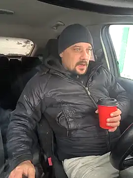 Snapshot of DanielOhCool chatting on December 6, 11:33 am DanielOhCool online show from December 6, 11:33 am