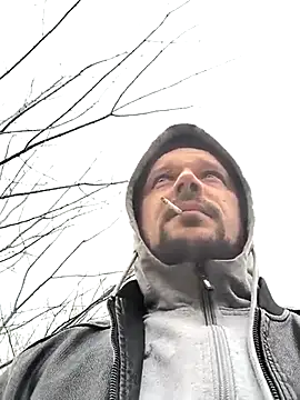 Snapshot of DanielOhCool chatting on March 11, 8:09 am DanielOhCool online show from March 11, 8:09 am