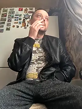 Snapshot of DanielOhCool chatting on March 2, 7:32 am DanielOhCool online show from March 2, 7:32 am