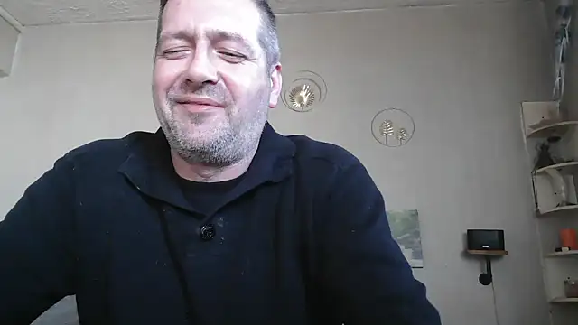 matrikes1 online show from April 14, 4:39 pm