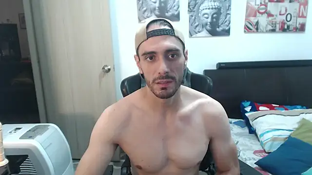 Snapshot of samuelgarcia_ chatting on December 13, 11:28 pm samuelgarcia  online show from December 13, 11:28 pm