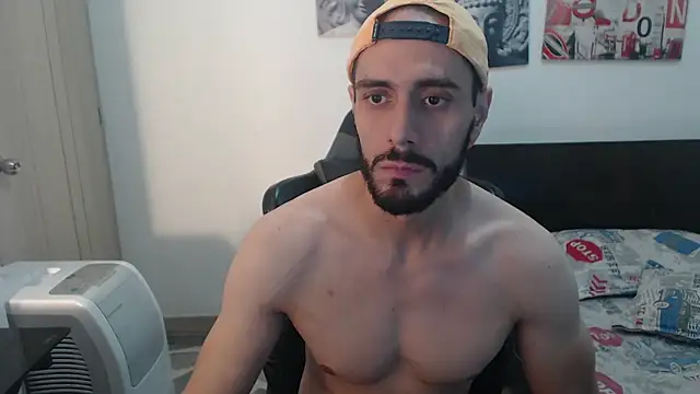 Snapshot of samuelgarcia_ chatting on March 10, 7:33 am samuelgarcia  online show from March 10, 7:33 am