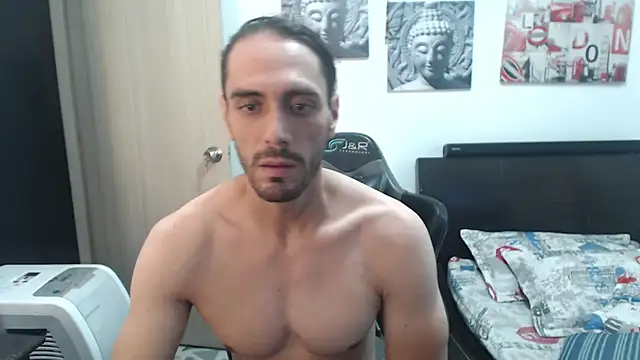 Snapshot of samuelgarcia_ chatting on January 3, 2:08 pm samuelgarcia  online show from January 3, 2:08 pm