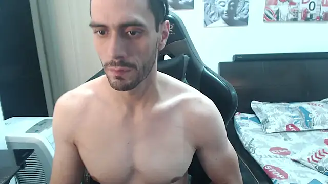 Snapshot of samuelgarcia_ chatting on December 31, 7:10 am samuelgarcia  online show from December 31, 7:10 am