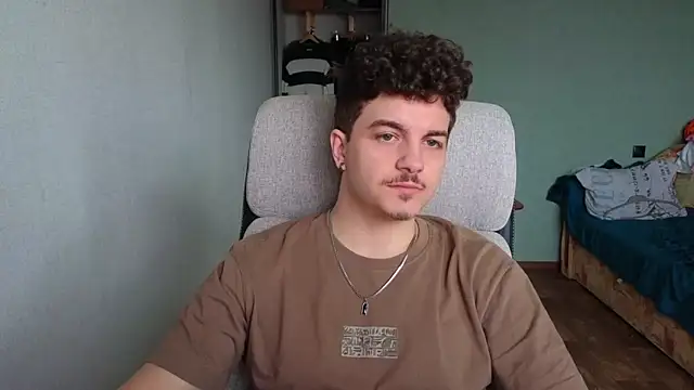 Remy Miles online show from March 20, 5:22 am