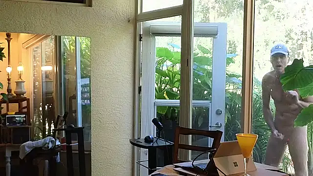 Snapshot of eliberator1777 chatting on October 12, 3:17 pm eliberator1777 online show from October 12, 3:17 pm