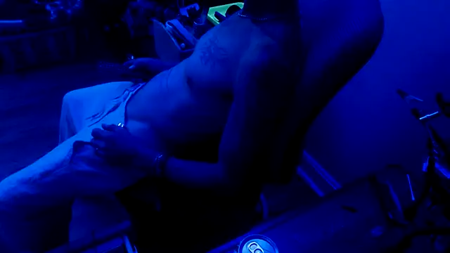 justinewe69 online show from April 13, 7:53 am