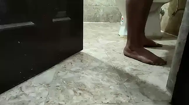 tusharvats60 online show from December 13, 4:33 am