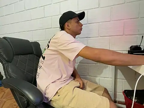 Max TheHorseDick online show from February 13, 4:30 am