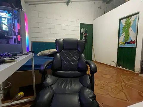 Max TheHorseDick online show from April 13, 2:56 am