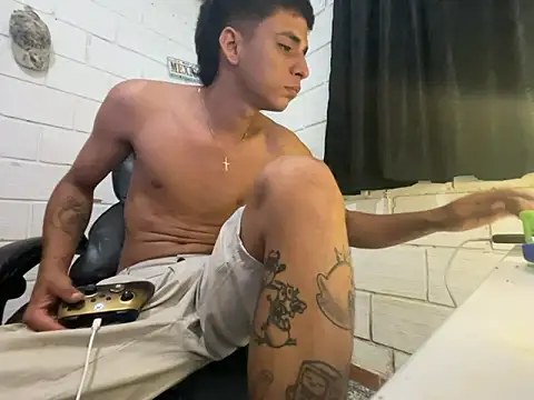 Max TheHorseDick online show from June 23, 4:17 am