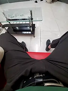 chaunguyen1993 online show from December 16, 10:44 am