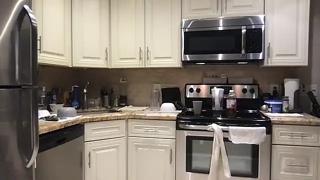 BigGuyMuscle online show from December 2, 10:24 pm