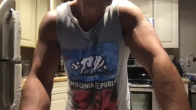 BigGuyMuscle online show from June 1, 8:31 pm