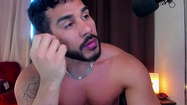 Snapshot of Artemis_Kazttman chatting on January 12, 10:43 pm Artemis Kazttman online show from January 12, 10:43 pm