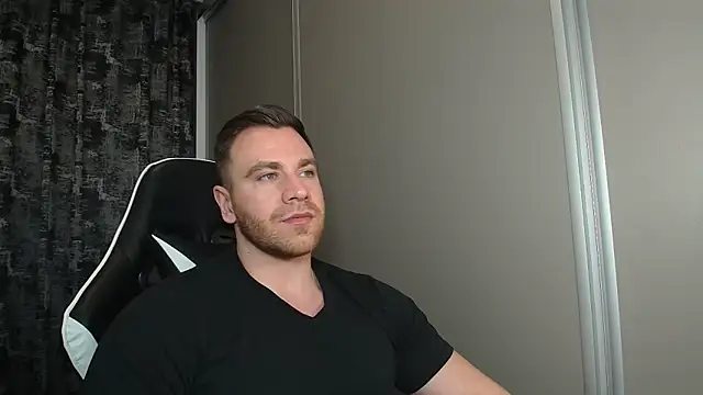 Thori92 online show from March 5, 6:37 pm