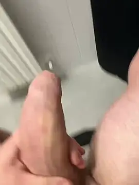 MagicKenzo99 online show from March 4, 4:03 pm