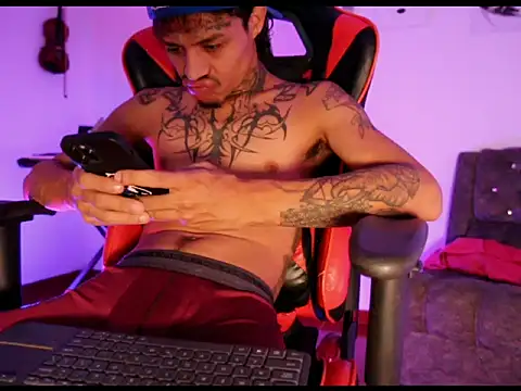 matew rodriguez8 online show from May 1, 1:43 am