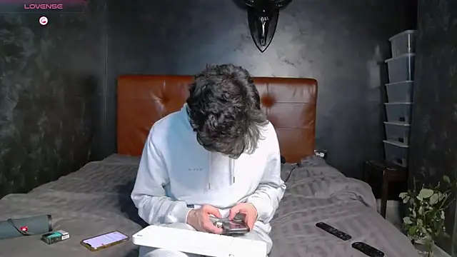 DanielCrush1 online show from February 24, 8:20 pm