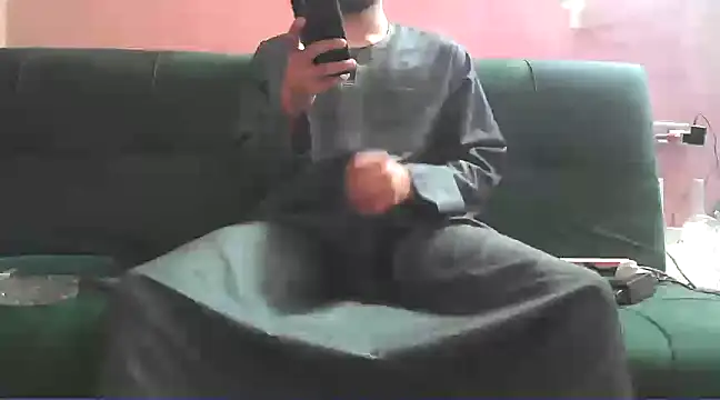 Snapshot of foxsanSs chatting on March 8, 3:05 am foxsanSs online show from March 8, 3:05 am