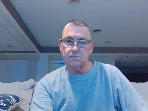 Snapshot of takeitall101 chatting on February 9, 8:44 am takeitall101 online show from February 9, 8:44 am