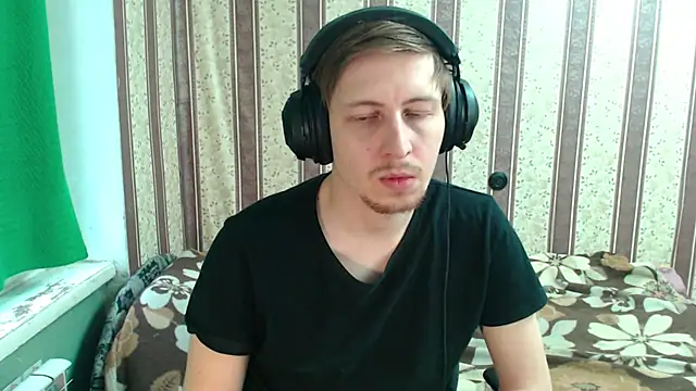 darienlarge online show from November 9, 11:25 am