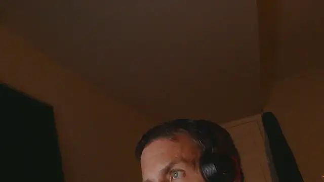 blakeypoo83 online show from October 28, 2:03 am