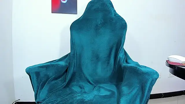 Snapshot of lazzon_bastion chatting on February 7, 7:06 pm lazzon bastion online show from February 7, 7:06 pm