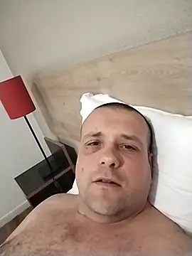 manubm03 online show from November 24, 8:10 pm