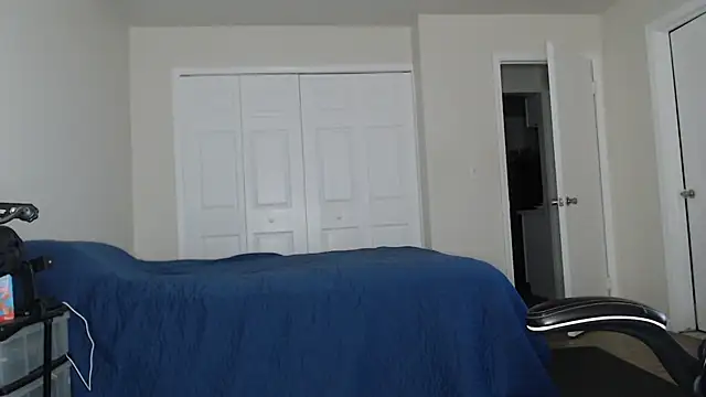 Snapshot of ChrisVacher chatting on October 1, 9:08 pm ChrisVacher online show from October 1, 9:08 pm