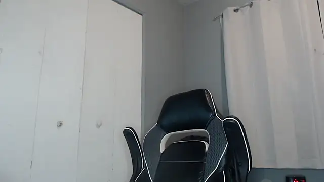 Snapshot of ChrisVacher chatting on January 5, 4:25 am ChrisVacher online show from January 5, 4:25 am