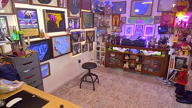 Briefs bud online show from November 23, 7:36 pm