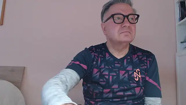 YOU6me online show from February 11, 8:19 am