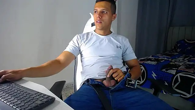 DavidAngell7 online show from December 18, 4:52 am