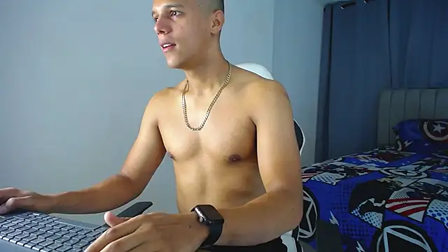 Snapshot of DavidAngell7 chatting on December 26, 4:10 am DavidAngell7 online show from December 26, 4:10 am