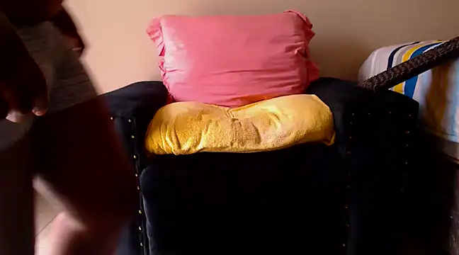 zuluboyxx online show from February 2, 10:57 am