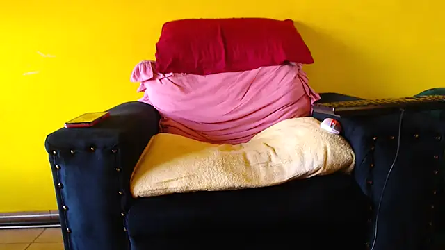 zuluboyxx online show from January 6, 7:01 am