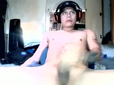 Snapshot of jceodo100 chatting on February 7, 7:06 pm jceodo100 online show from February 7, 7:06 pm