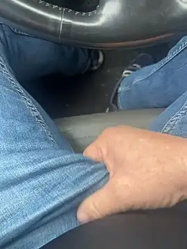 Snapshot of Cezar993 chatting on January 1, 11:49 am Cezar993 online show from January 1, 11:49 am