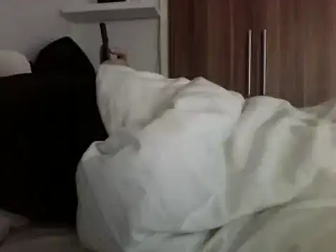 Snapshot of Cezar993 chatting on January 13, 6:27 am Cezar993 online show from January 13, 6:27 am